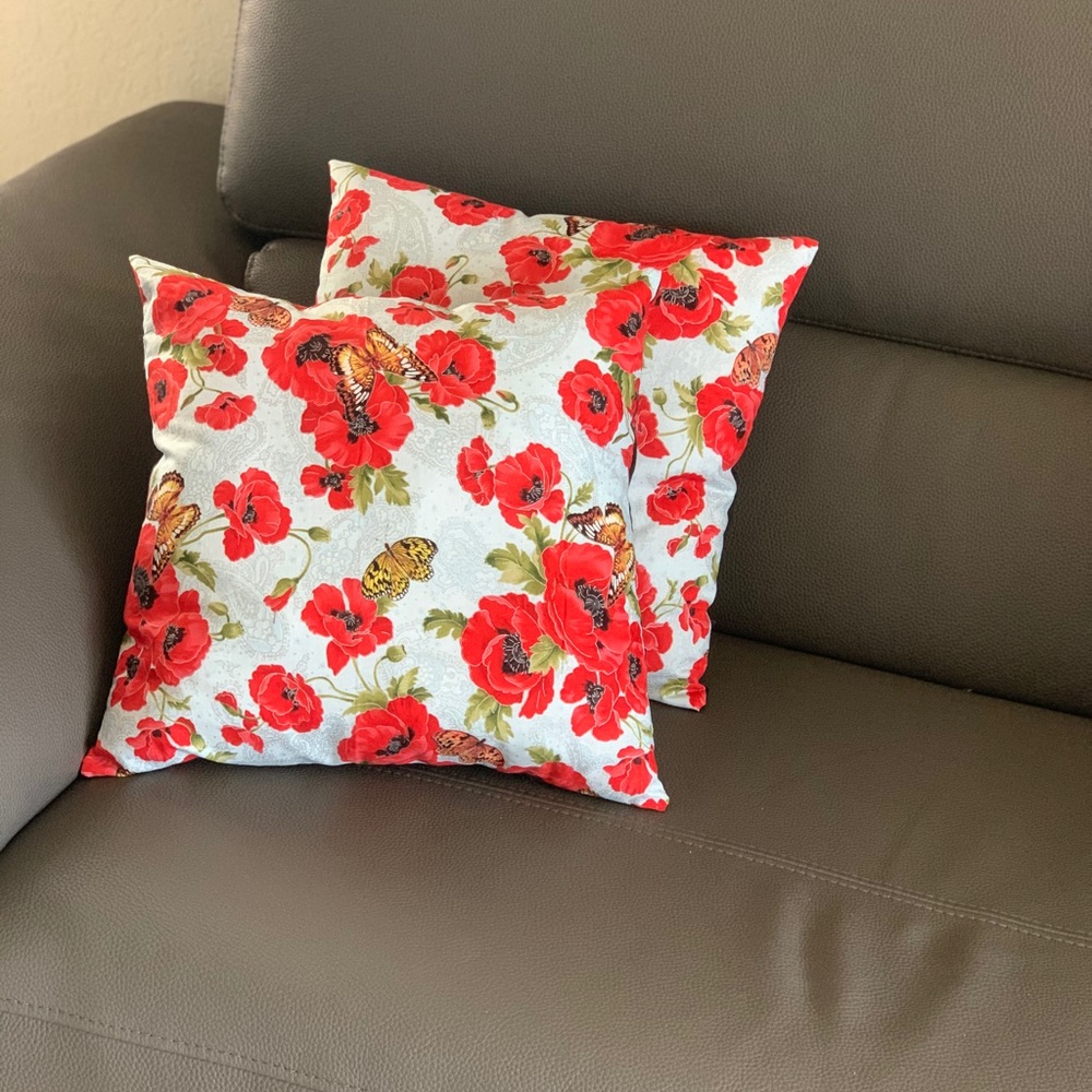 2 Throw pillow